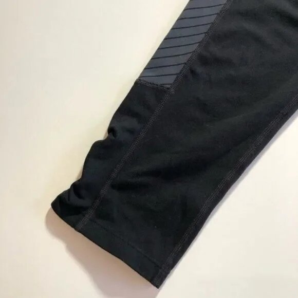 ATHLETA ZIPPY BALANCE BLACK/GRAY WOMEN'S STRETCH CAPRI RUCHED LEGGINGS SMALL - Picture 5 of 10